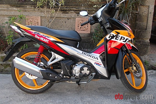 Blade HRC Honda Repsol Moto GP Edition th 2014 asli DK 6000 km