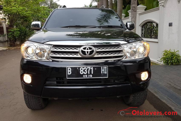Toyota Fortuner 2.7 G-LUX Automatic 2005 (TDP 22jt)