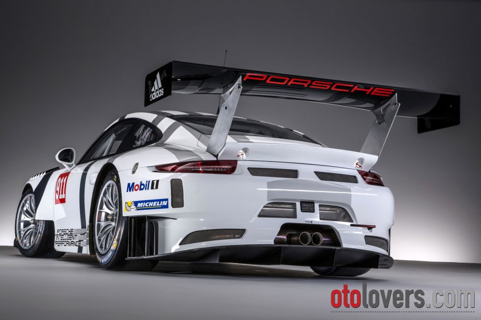 Porsche 911 GT3 R lebih seimbang di tikungan tajam