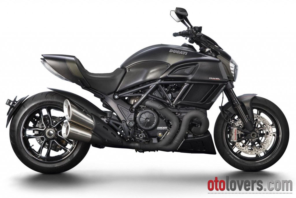 Ducati Diavel Carbon 2016 makin garang