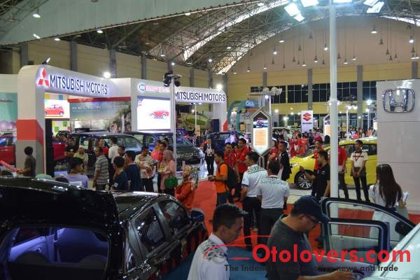 Semarak akhir pekan di  GIIAS Makassar Auto Show 2015