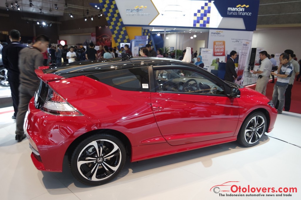 Honda diam-diam hentikan produksi CR-Z hybrid “sports” coupe