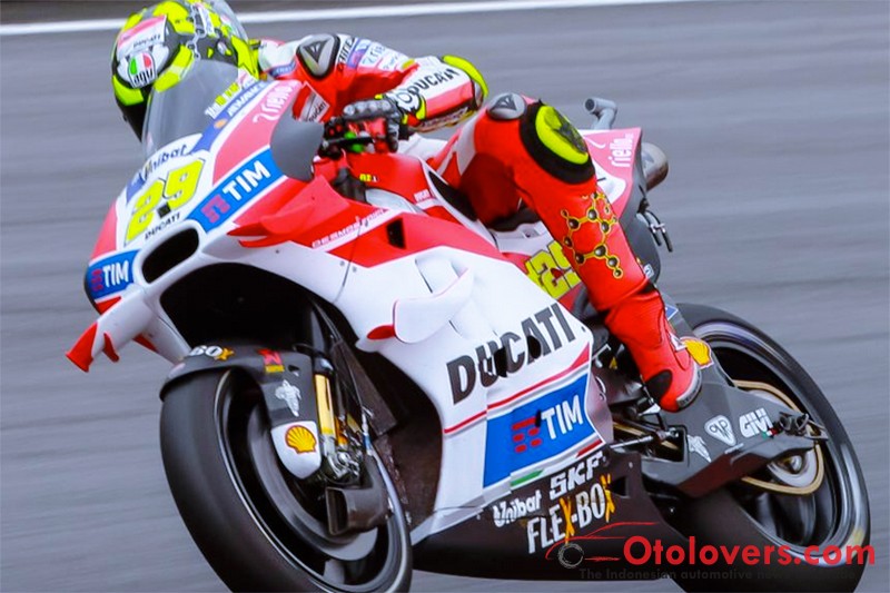 Iannone pimpin FP3 MotoGP Austria, Marquez jatuh hindari Pedrosa