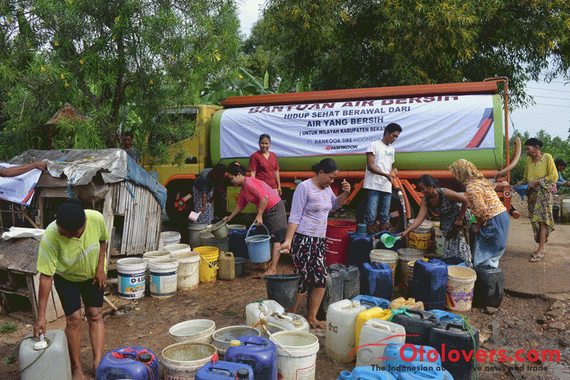 Hankook bantu air bersih untuk masyarakat Bekasi