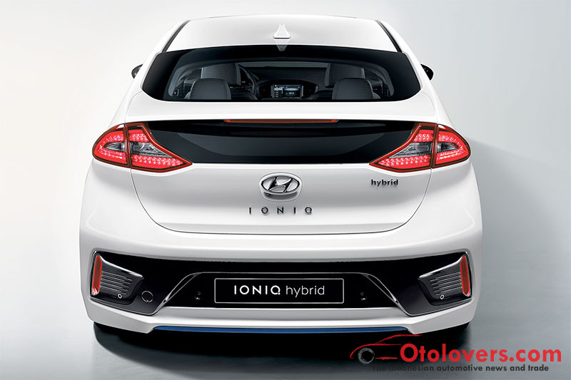 Hyundai Ioniq, penantang Prius
