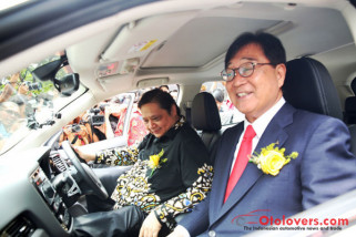 Mitsubishi serahkan 10 mobil listrik ke pemerintah Indonesia