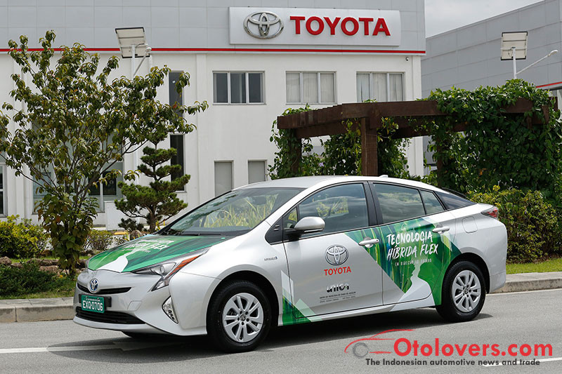 Mobil hybrid Toyota ini lebih fleksibel, bisa diisi etanol